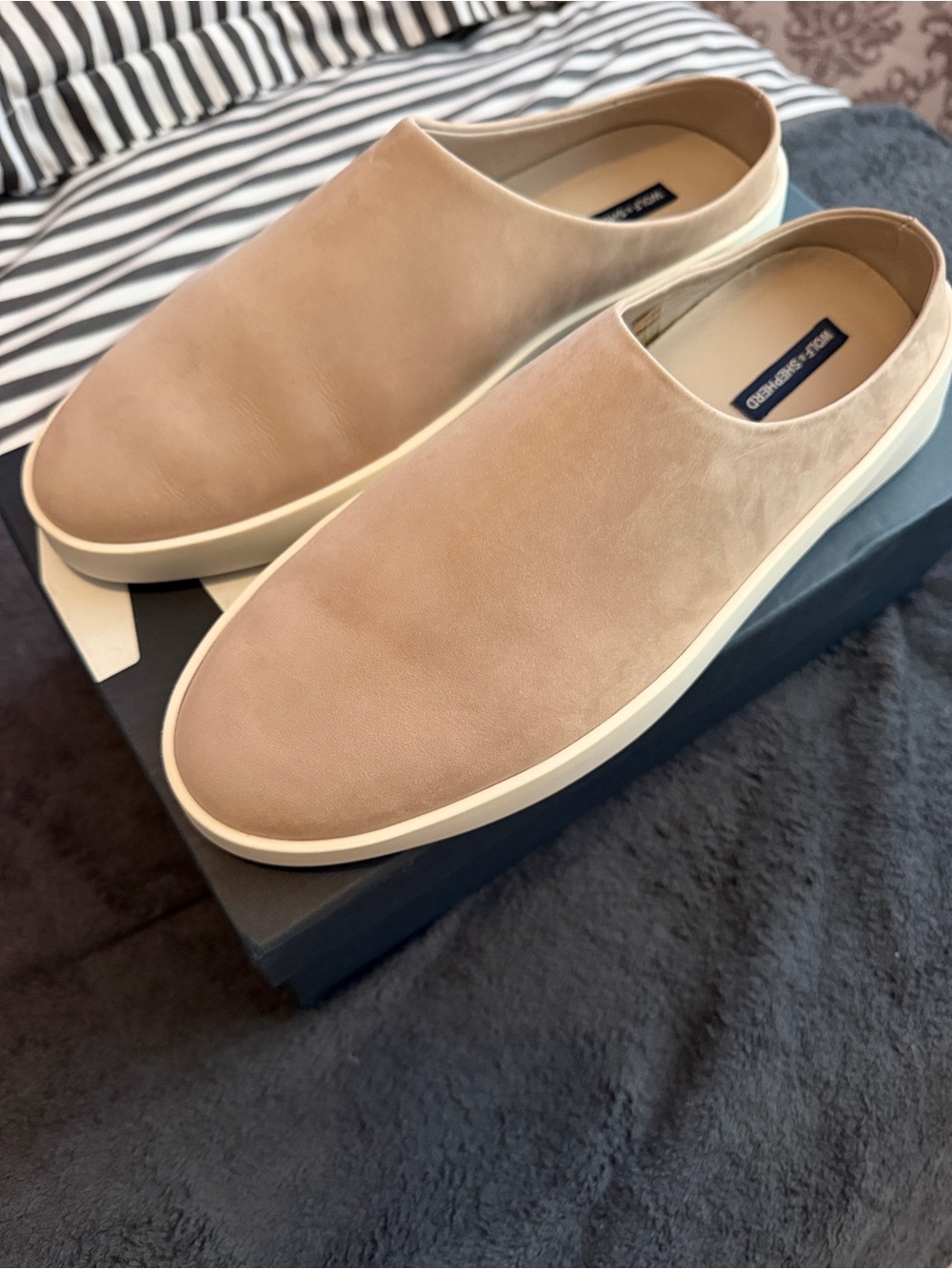 NEW Wolf & Shepherd Men's Cruise Mule Slip-On Casual Shoes Warm Grey White M10
